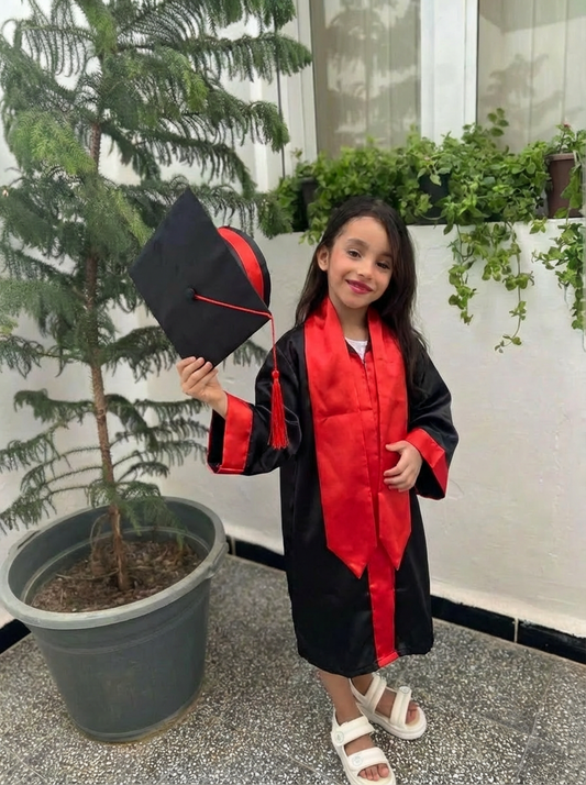لباس التخرج للأطفال